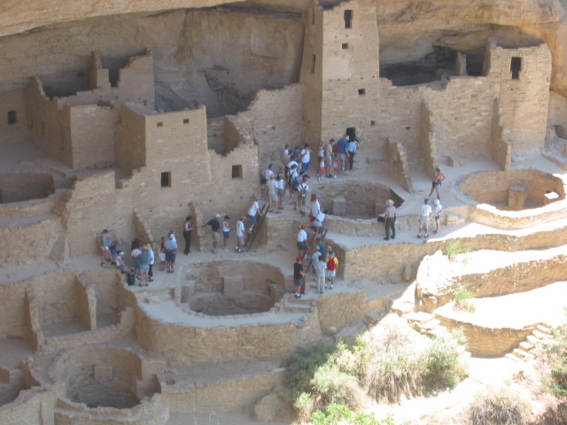 round kivas (chapels)