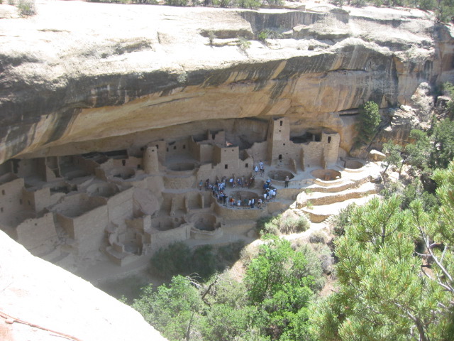 Cliff palace - largest cliff dwelling